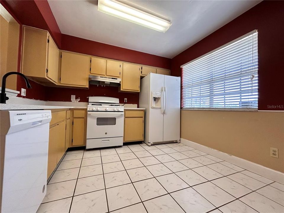 Active With Contract: $269,000 (2 beds, 2 baths, 1066 Square Feet)