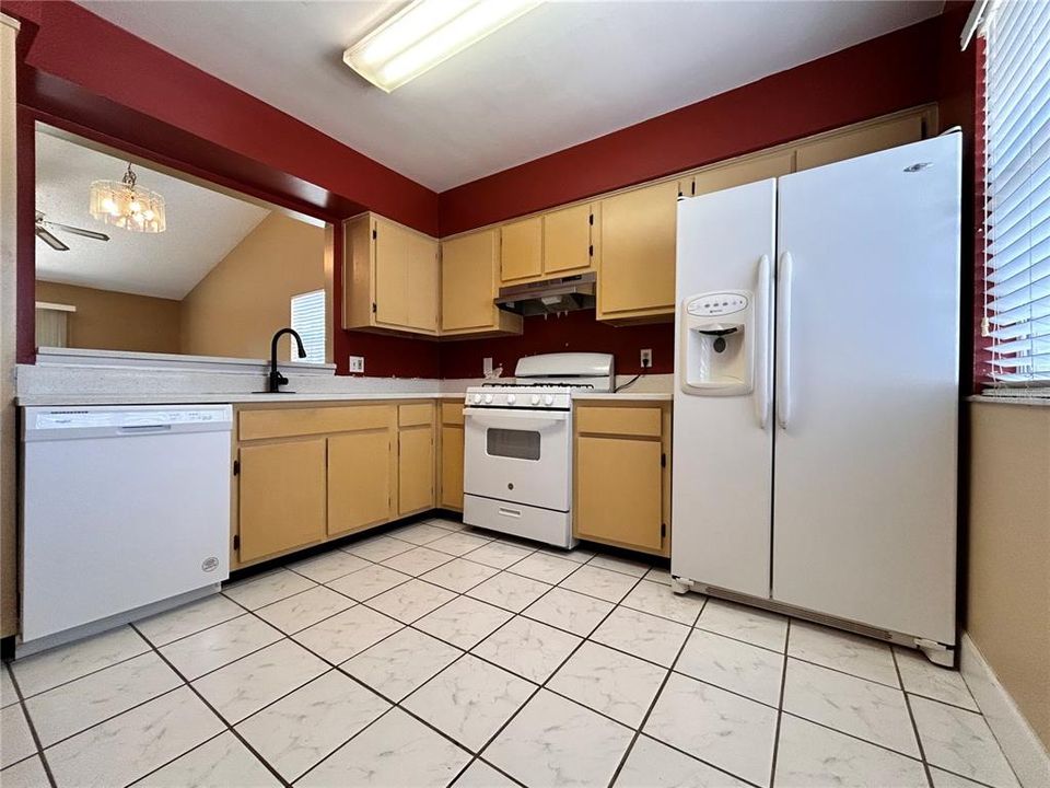 Active With Contract: $269,000 (2 beds, 2 baths, 1066 Square Feet)