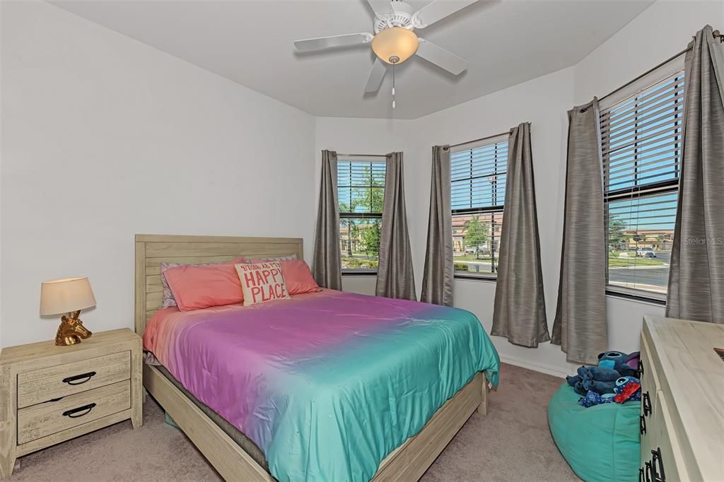 Active With Contract: $390,000 (2 beds, 2 baths, 1595 Square Feet)