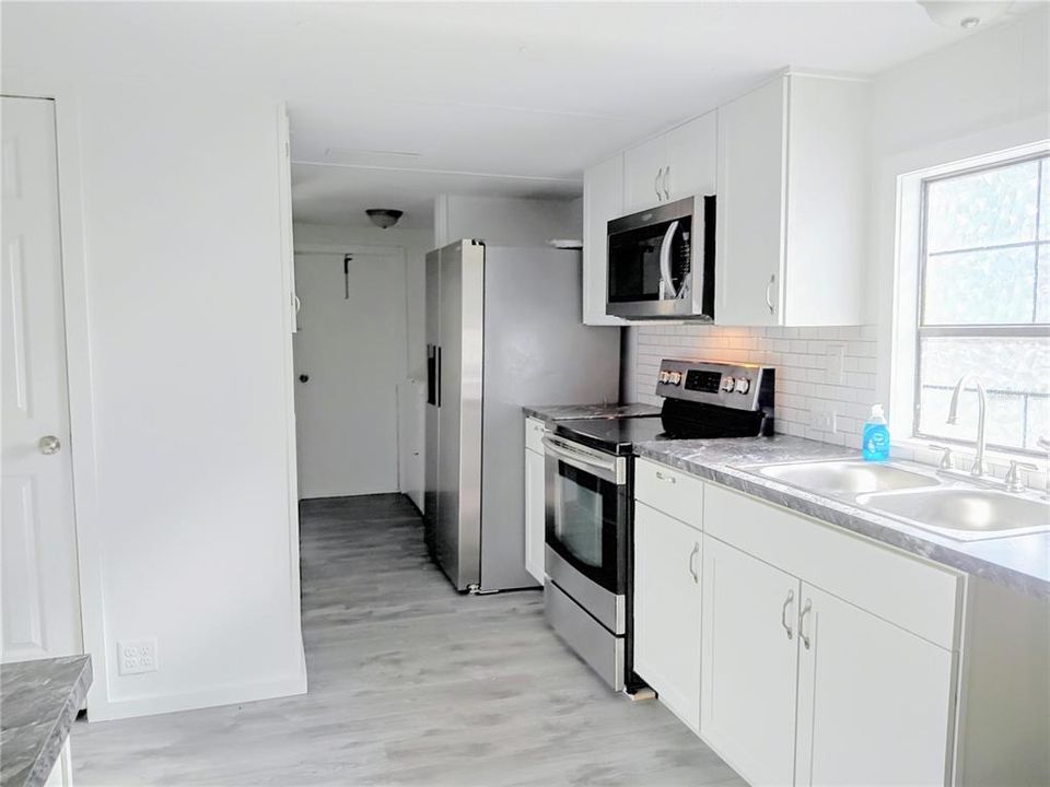 For Sale: $225,000 (3 beds, 2 baths, 1550 Square Feet)