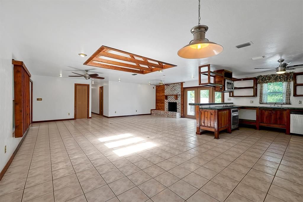 For Rent: $3,000 (3 beds, 2 baths, 1763 Square Feet)