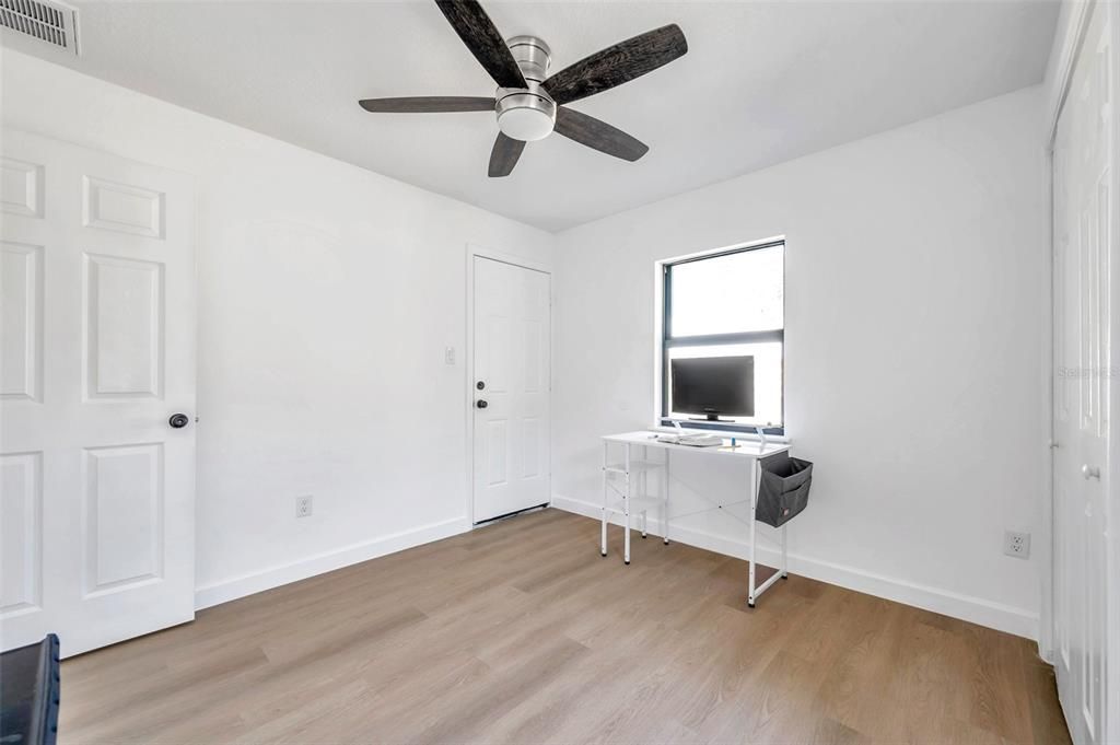 Active With Contract: $347,000 (3 beds, 2 baths, 1140 Square Feet)