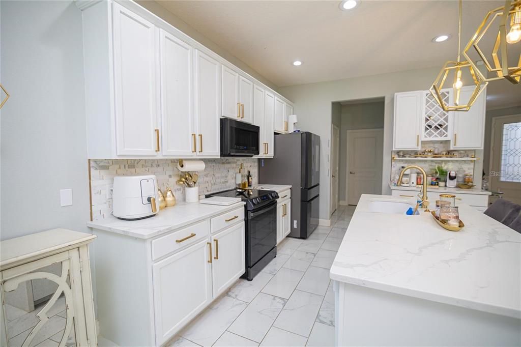 For Sale: $569,900 (3 beds, 2 baths, 2010 Square Feet)