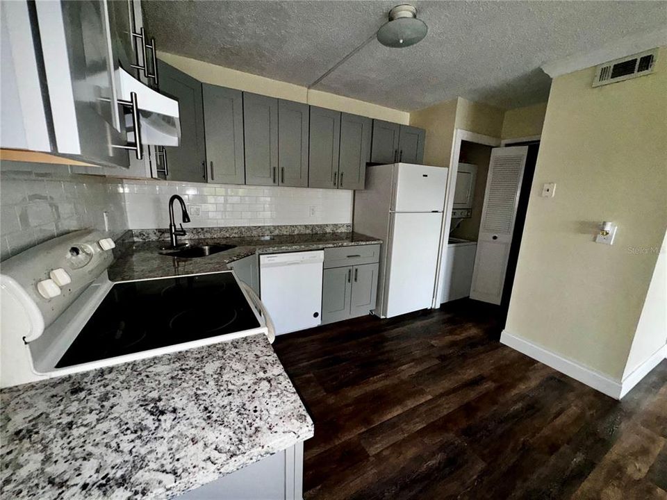 For Rent: $1,450 (1 beds, 1 baths, 764 Square Feet)