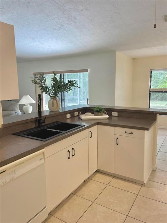 For Sale: $379,000 (3 beds, 2 baths, 1741 Square Feet)