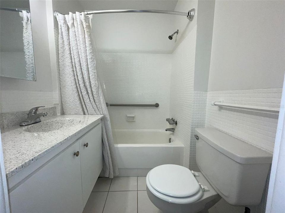 For Sale: $99,000 (1 beds, 1 baths, 399 Square Feet)