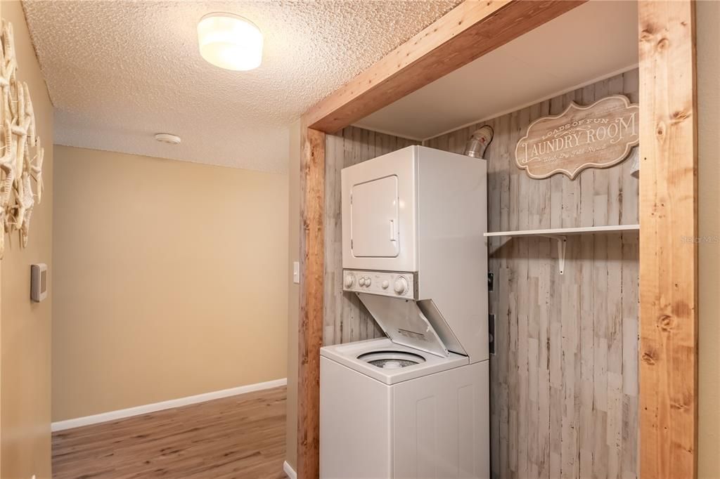 For Sale: $145,000 (2 beds, 1 baths, 1054 Square Feet)