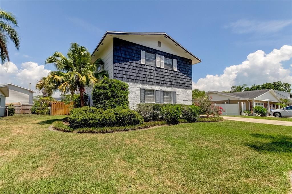 Active With Contract: $499,000 (4 beds, 2 baths, 2050 Square Feet)