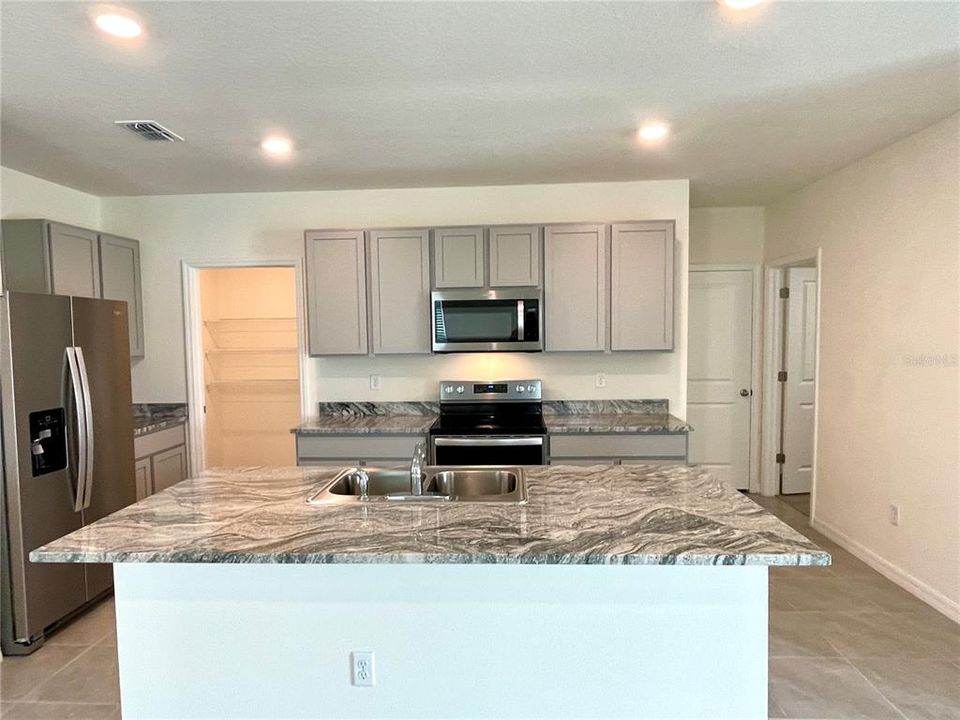 Active With Contract: $2,950 (5 beds, 3 baths, 2447 Square Feet)