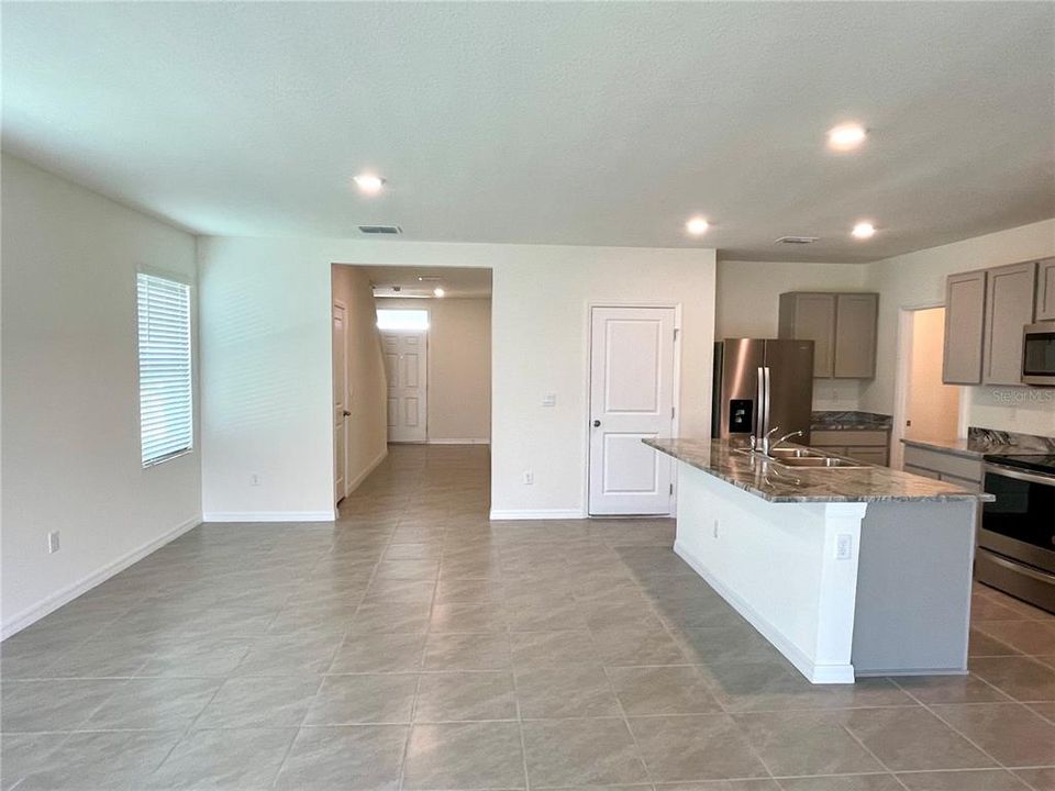 Active With Contract: $2,950 (5 beds, 3 baths, 2447 Square Feet)