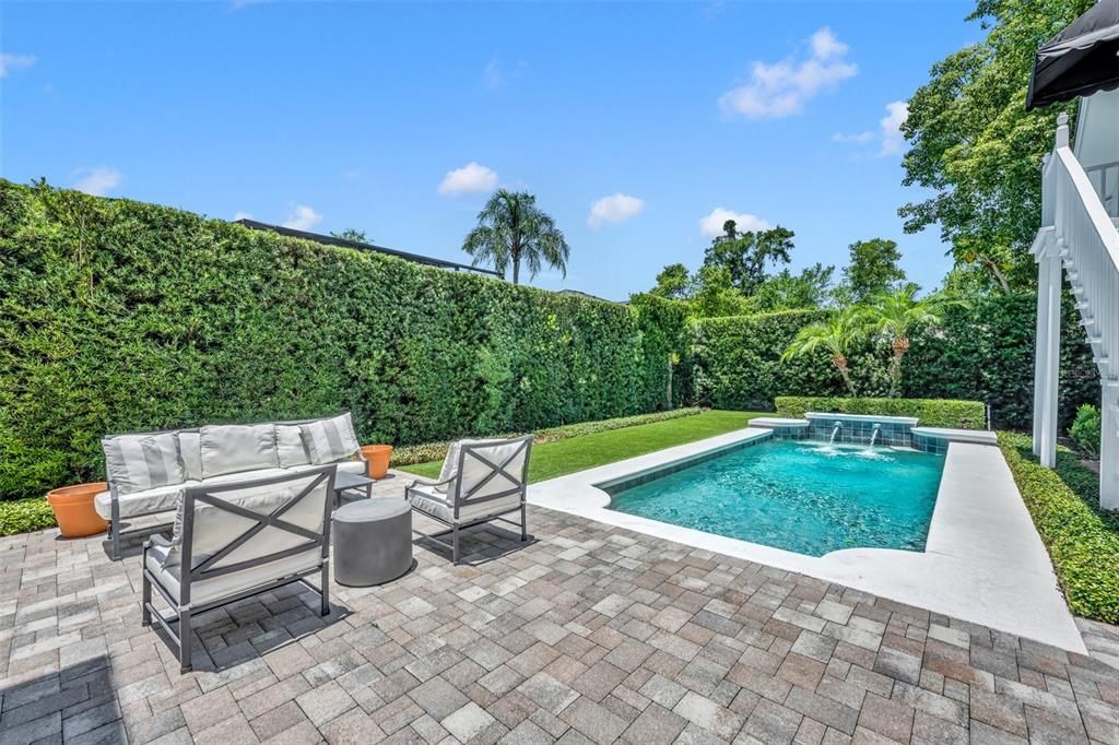 Recently Sold: $1,695,000 (6 beds, 5 baths, 3266 Square Feet)