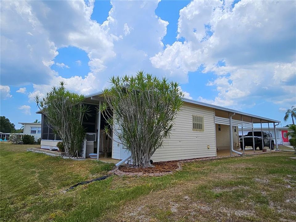 Под контрактом: $129,000 (2 спален, 2 ванн, 1152 Квадратных фут)