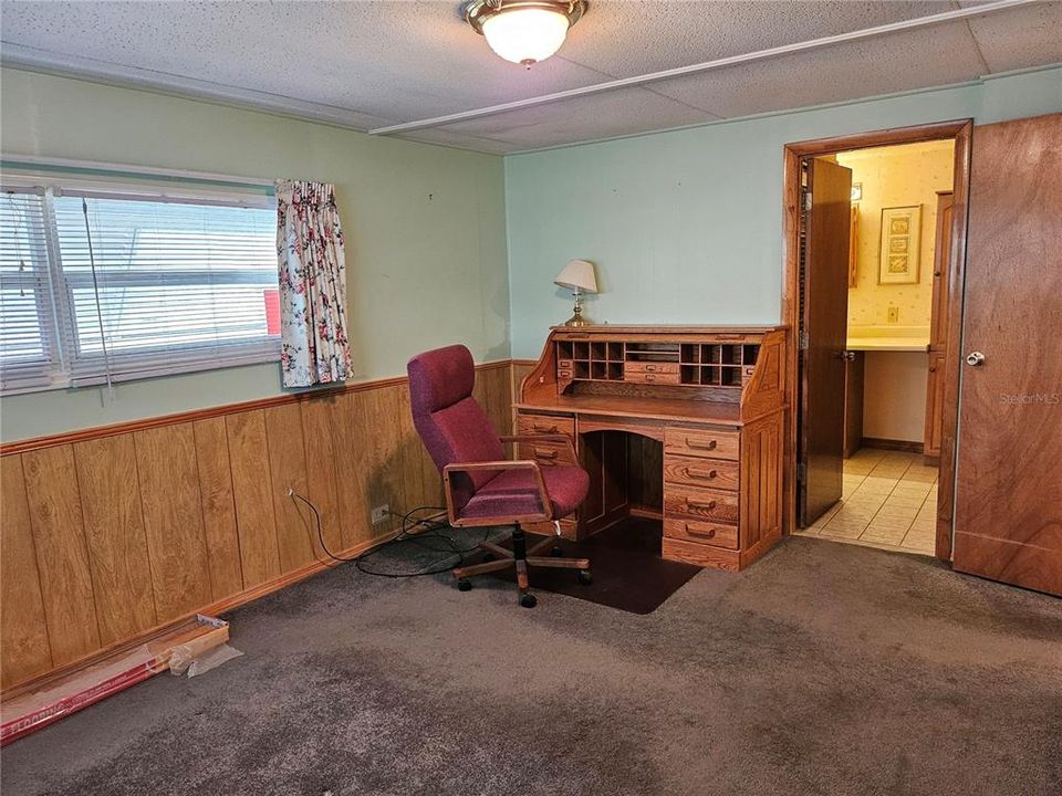 Под контрактом: $129,000 (2 спален, 2 ванн, 1152 Квадратных фут)