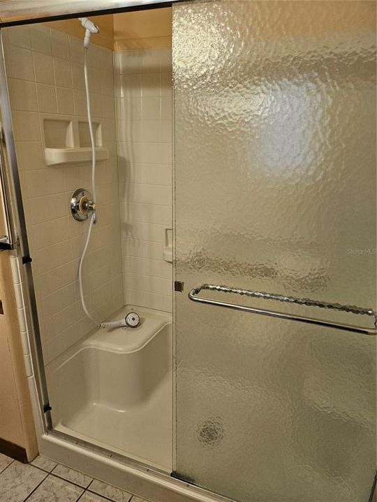 Под контрактом: $129,000 (2 спален, 2 ванн, 1152 Квадратных фут)