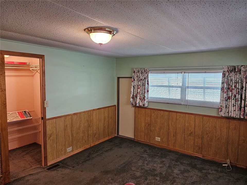 Под контрактом: $129,000 (2 спален, 2 ванн, 1152 Квадратных фут)