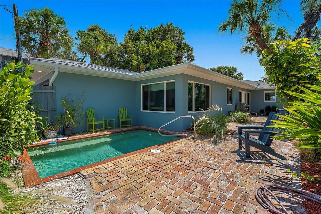 Active With Contract: $1,799,000 (4 beds, 3 baths, 1750 Square Feet)