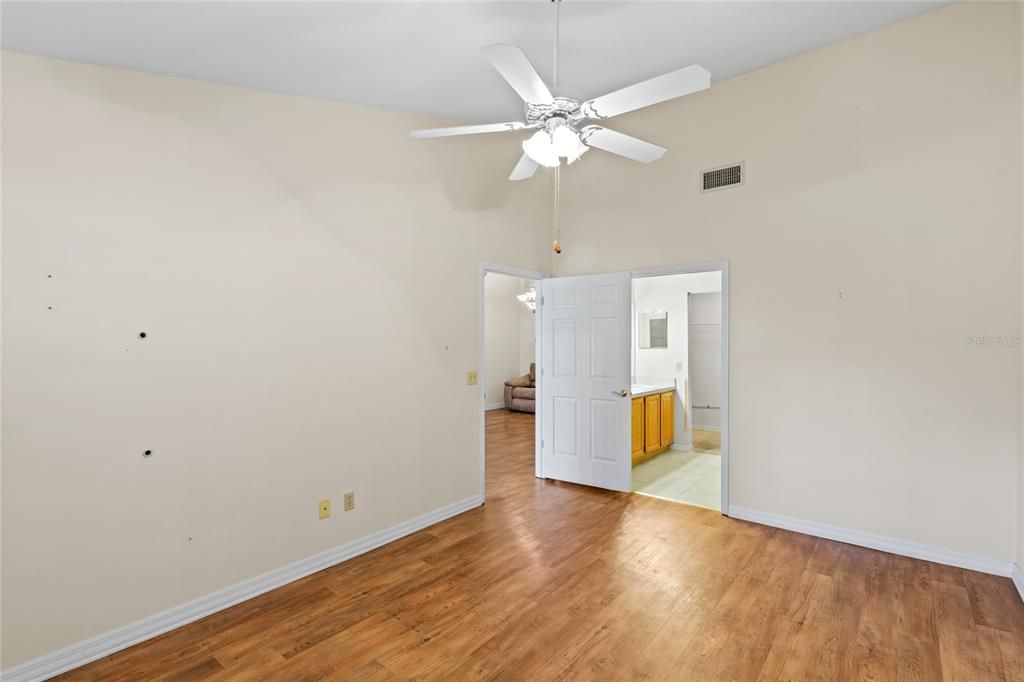 For Sale: $225,000 (2 beds, 2 baths, 1104 Square Feet)