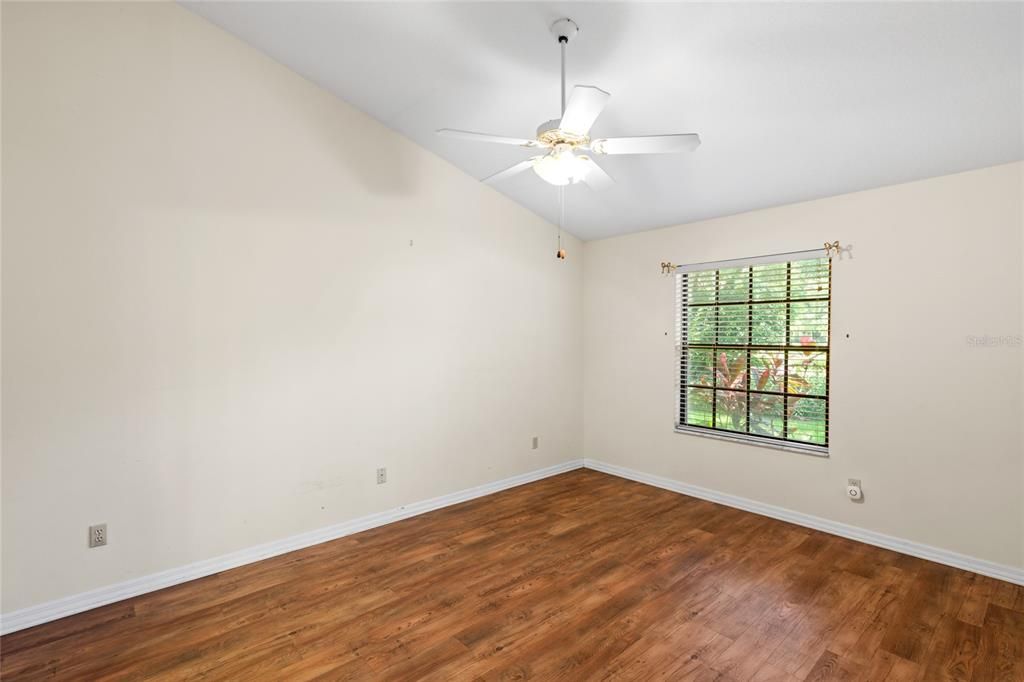 For Sale: $225,000 (2 beds, 2 baths, 1104 Square Feet)