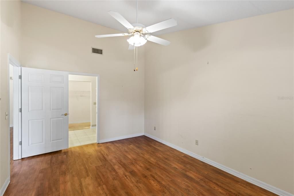 For Sale: $225,000 (2 beds, 2 baths, 1104 Square Feet)