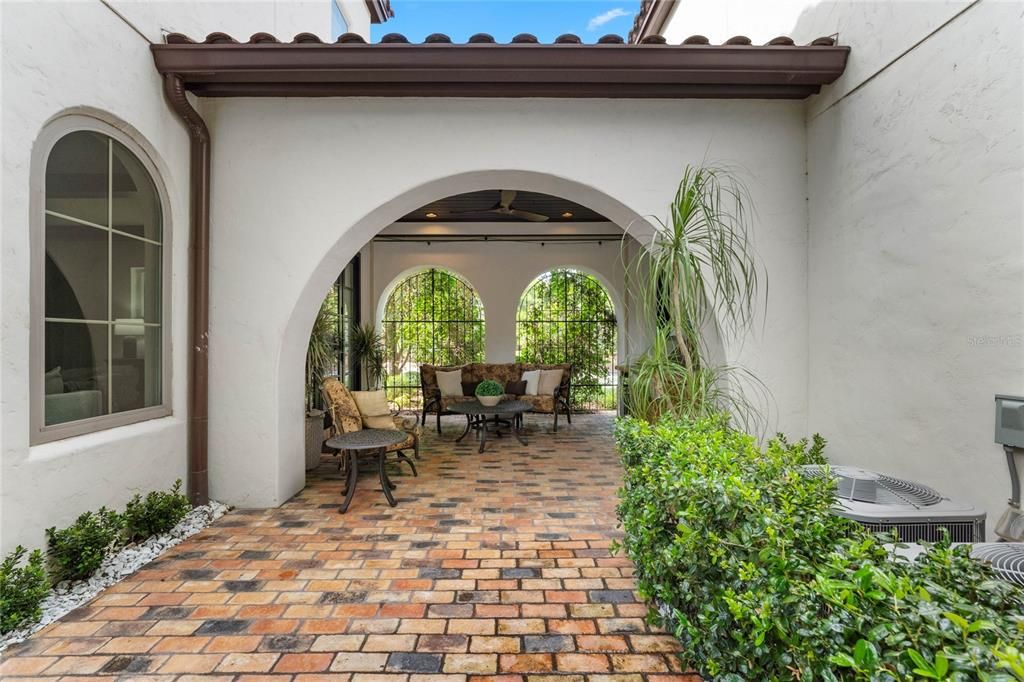 For Sale: $1,700,000 (4 beds, 4 baths, 3272 Square Feet)