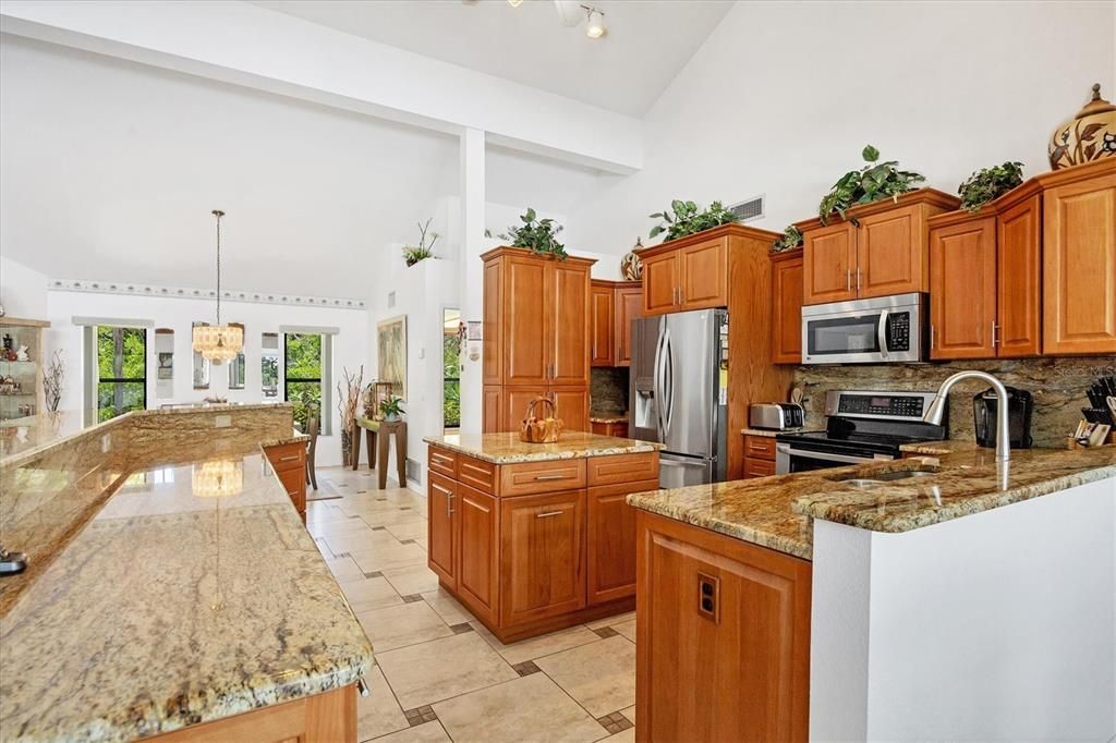 Large breakfast bar perfect for entertaining