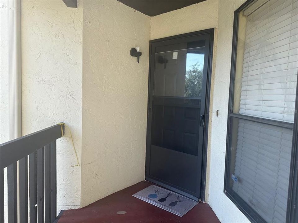 For Rent: $2,100 (3 beds, 2 baths, 1319 Square Feet)