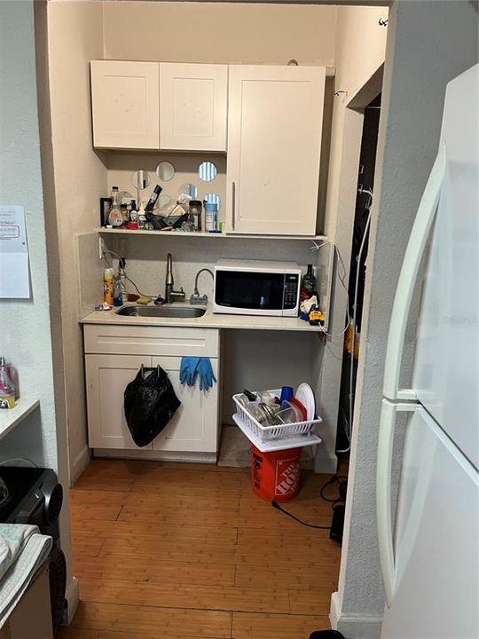 For Sale: $72,500 (1 beds, 1 baths, 312 Square Feet)