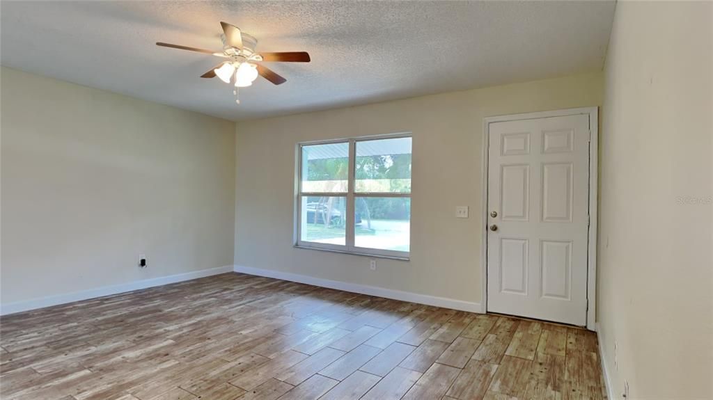 For Sale: $264,900 (3 beds, 2 baths, 1176 Square Feet)