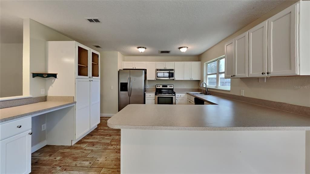 For Sale: $264,900 (3 beds, 2 baths, 1176 Square Feet)