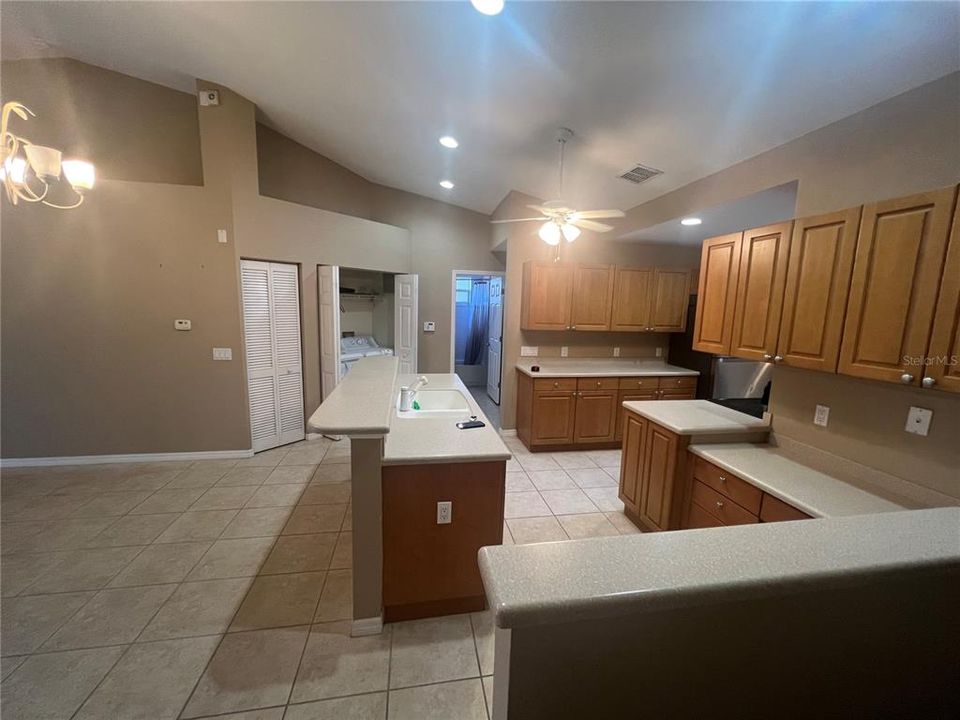 For Sale: $220,000 (2 beds, 2 baths, 1402 Square Feet)