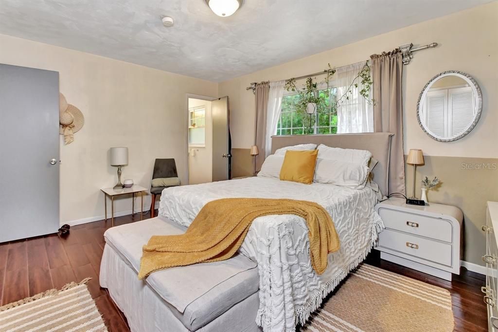 For Sale: $315,000 (2 beds, 2 baths, 1785 Square Feet)