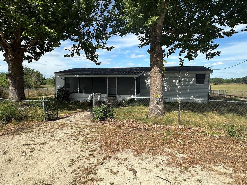 For Sale: $220,000 (3 beds, 2 baths, 1344 Square Feet)