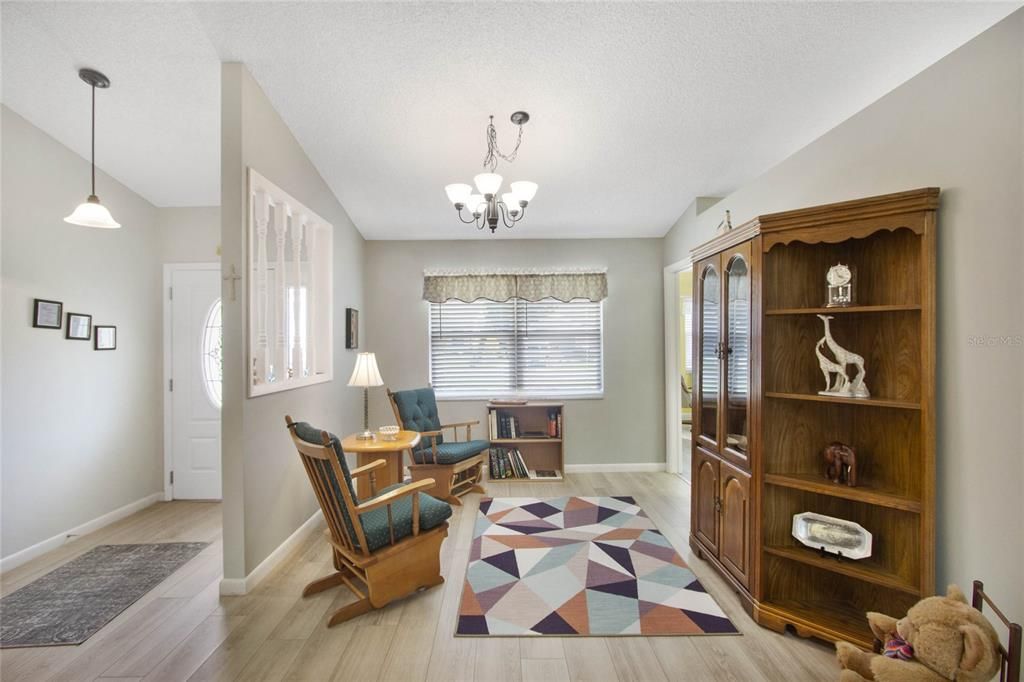 Foyer & Sitting Room w/ New Laminate Floors