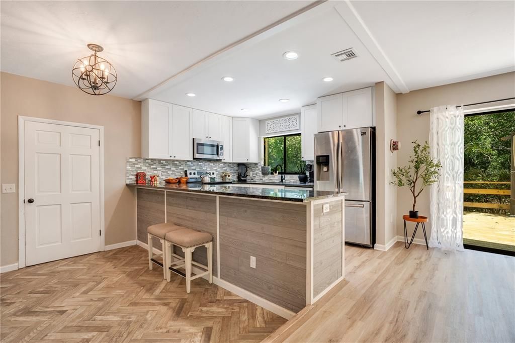 Active With Contract: $395,000 (3 beds, 3 baths, 1826 Square Feet)