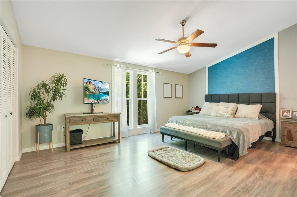 Active With Contract: $395,000 (3 beds, 3 baths, 1826 Square Feet)