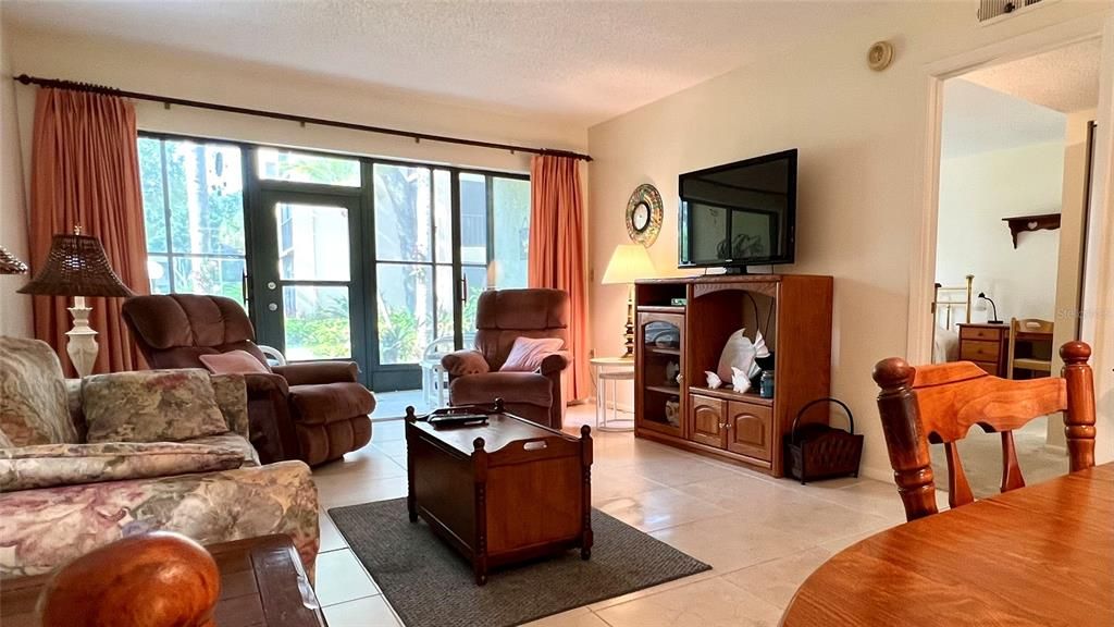 En Venta: $210,000 (2 camas, 2 baños, 1001 Pies cuadrados)