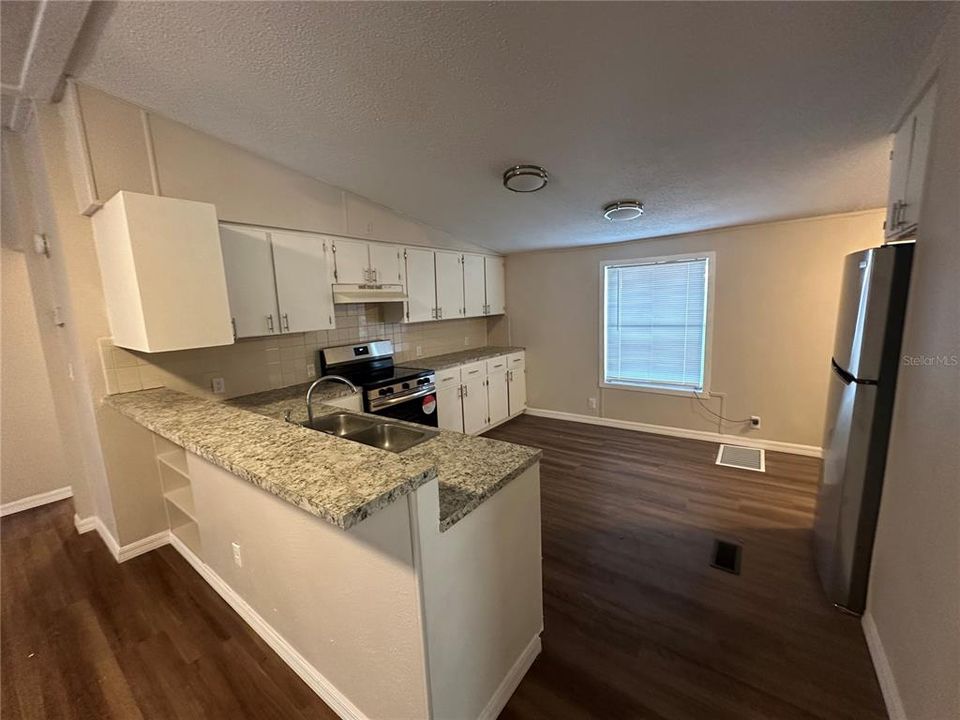 For Sale: $179,000 (3 beds, 2 baths, 1120 Square Feet)