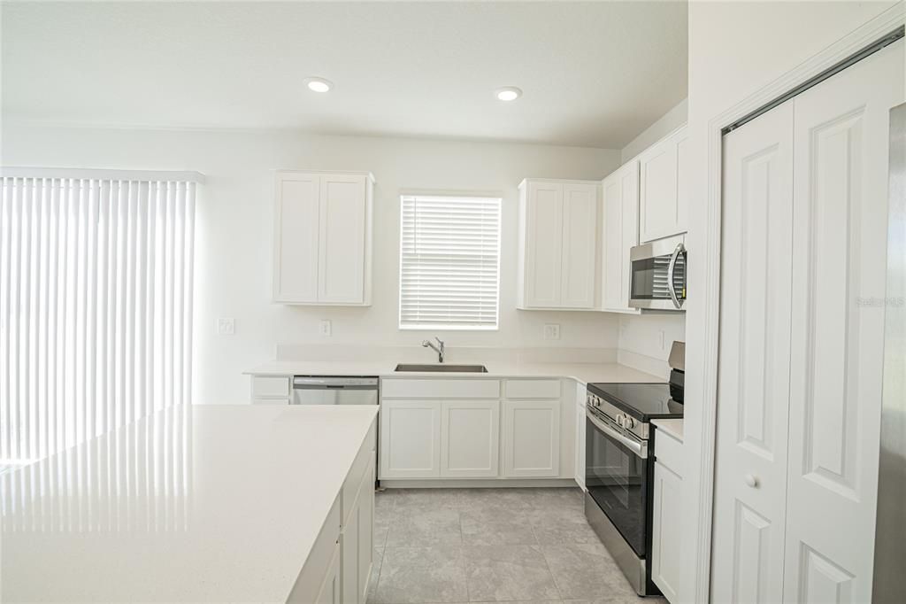 Active With Contract: $2,500 (3 beds, 2 baths, 1873 Square Feet)