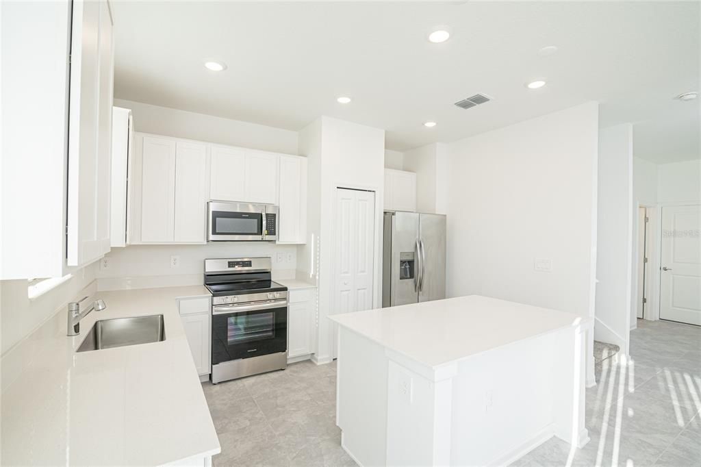 Active With Contract: $2,500 (3 beds, 2 baths, 1873 Square Feet)