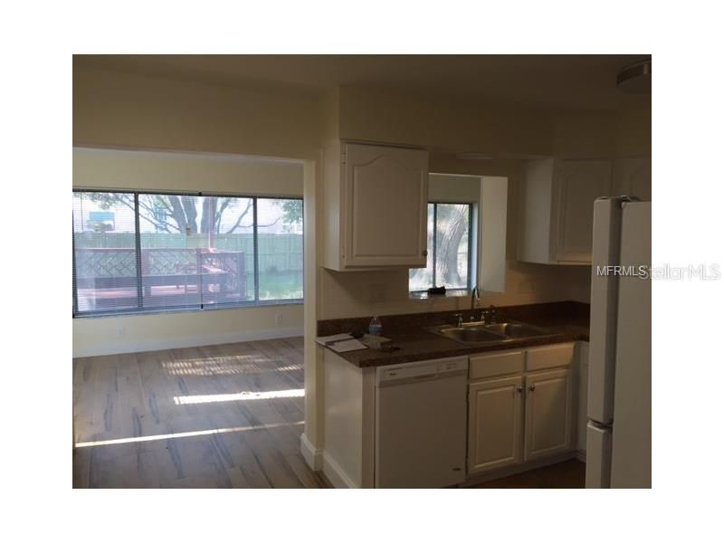 Active With Contract: $1,995 (3 beds, 2 baths, 1409 Square Feet)