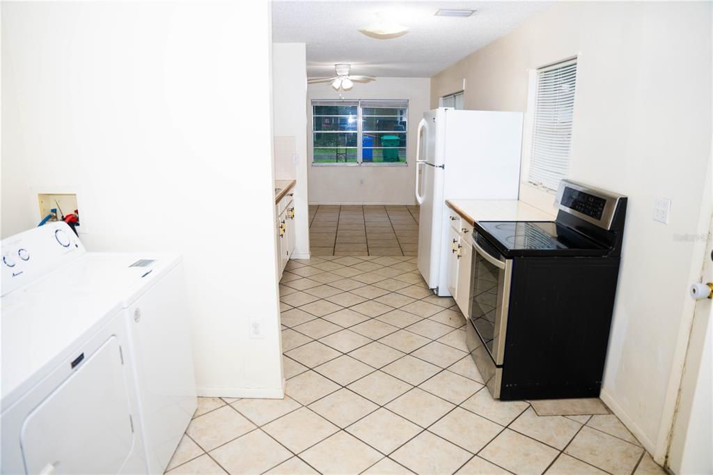 For Sale: $299,000 (0 beds, 0 baths, 1272 Square Feet)