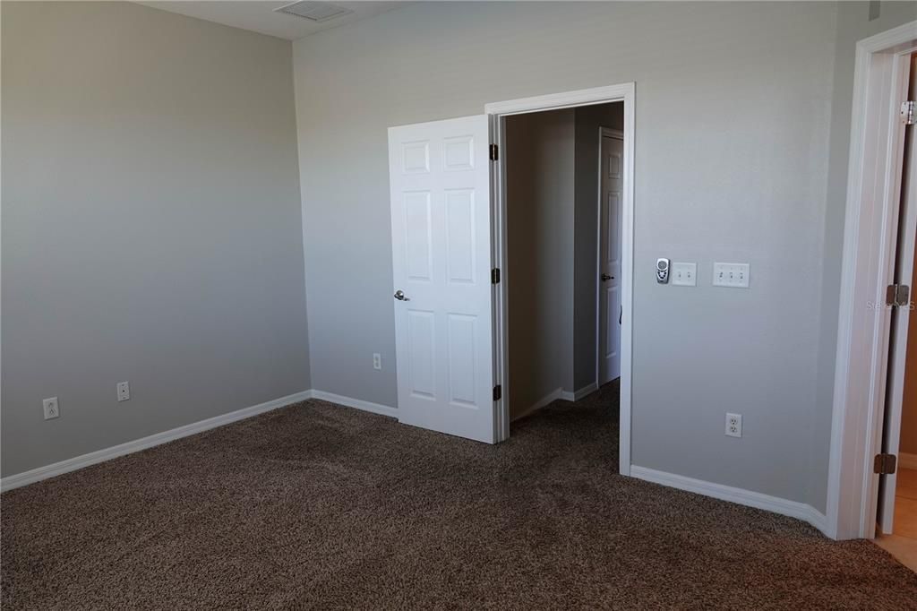 For Rent: $2,000 (3 beds, 2 baths, 1587 Square Feet)