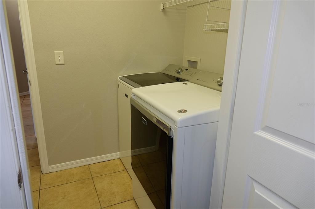 For Rent: $2,000 (3 beds, 2 baths, 1587 Square Feet)