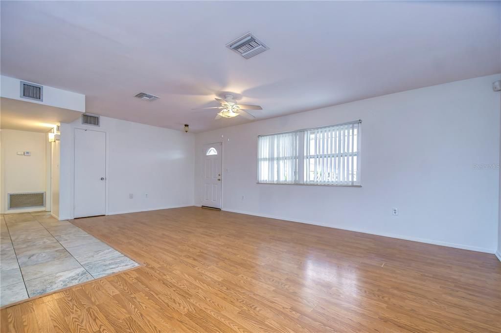 For Sale: $250,000 (2 beds, 2 baths, 1383 Square Feet)