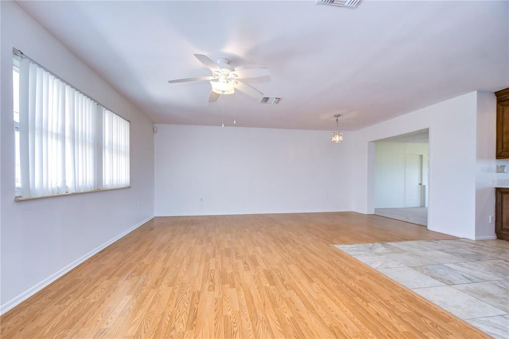 For Sale: $238,000 (2 beds, 2 baths, 1383 Square Feet)