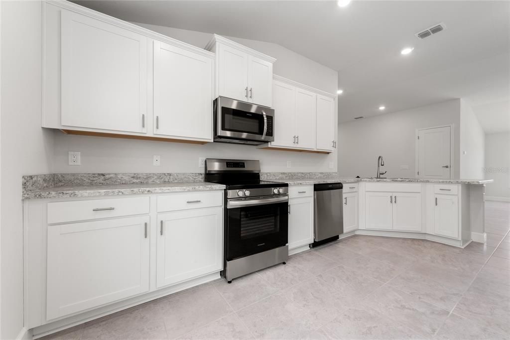 For Rent: $2,599 (3 beds, 2 baths, 1820 Square Feet)