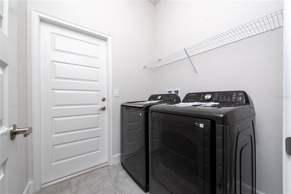 For Rent: $2,599 (3 beds, 2 baths, 1820 Square Feet)