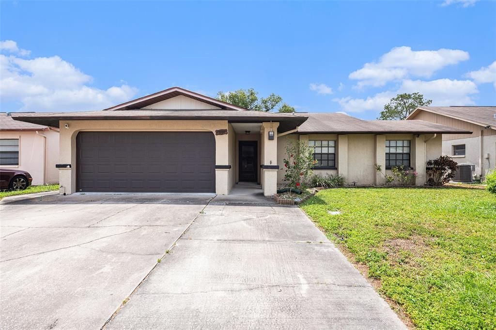 Active With Contract: $300,000 (4 beds, 3 baths, 1841 Square Feet)