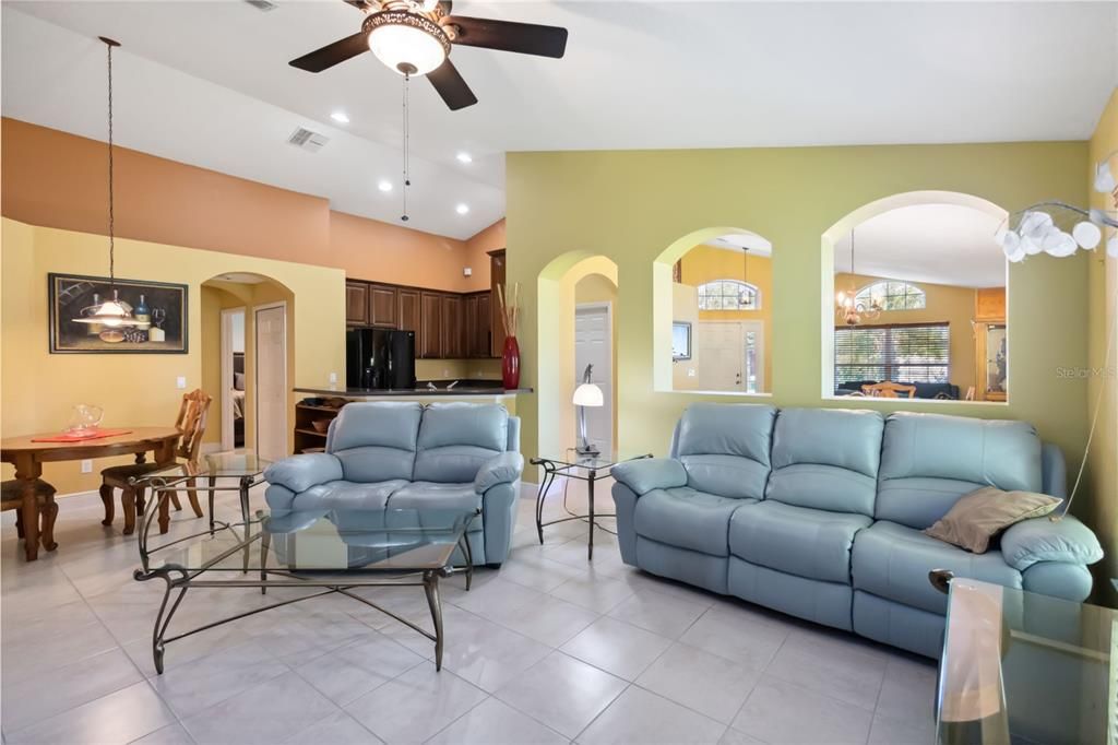 Active With Contract: $459,900 (3 beds, 2 baths, 1707 Square Feet)