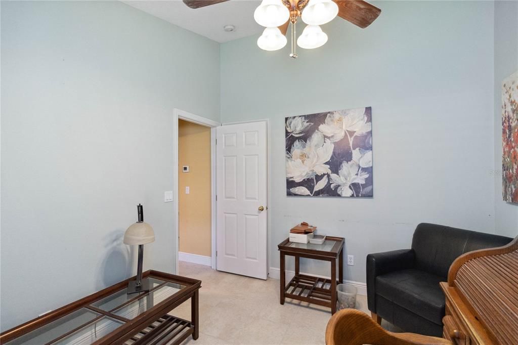 Active With Contract: $459,900 (3 beds, 2 baths, 1707 Square Feet)